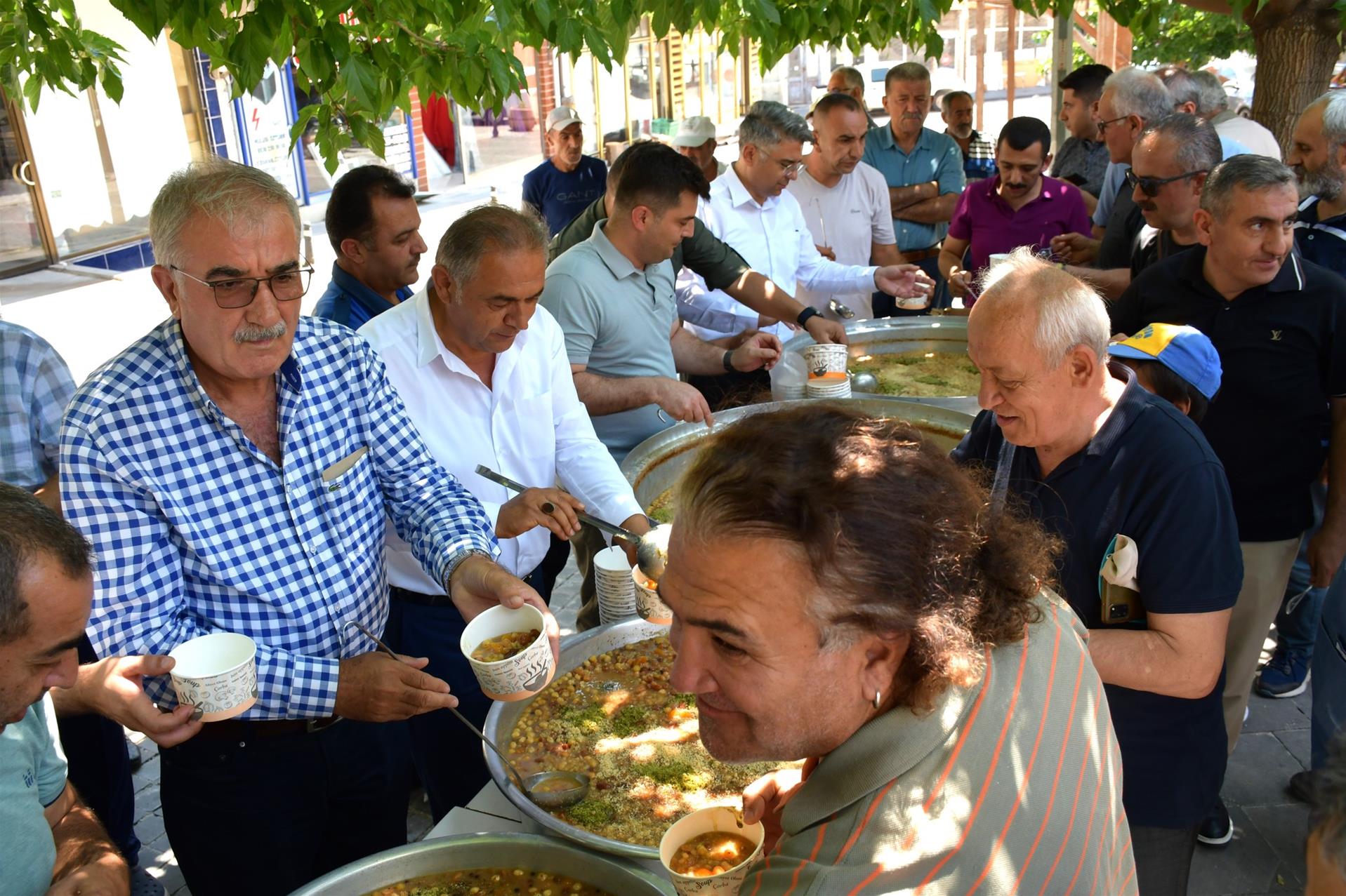 VAKIF BAŞKANIMIZ SN. SELAMİ KOCA GÜRÜN BELEDİYESİ’NİN DÜZENLEDİĞİ  AŞURE PROĞRAMINA KATILDI.