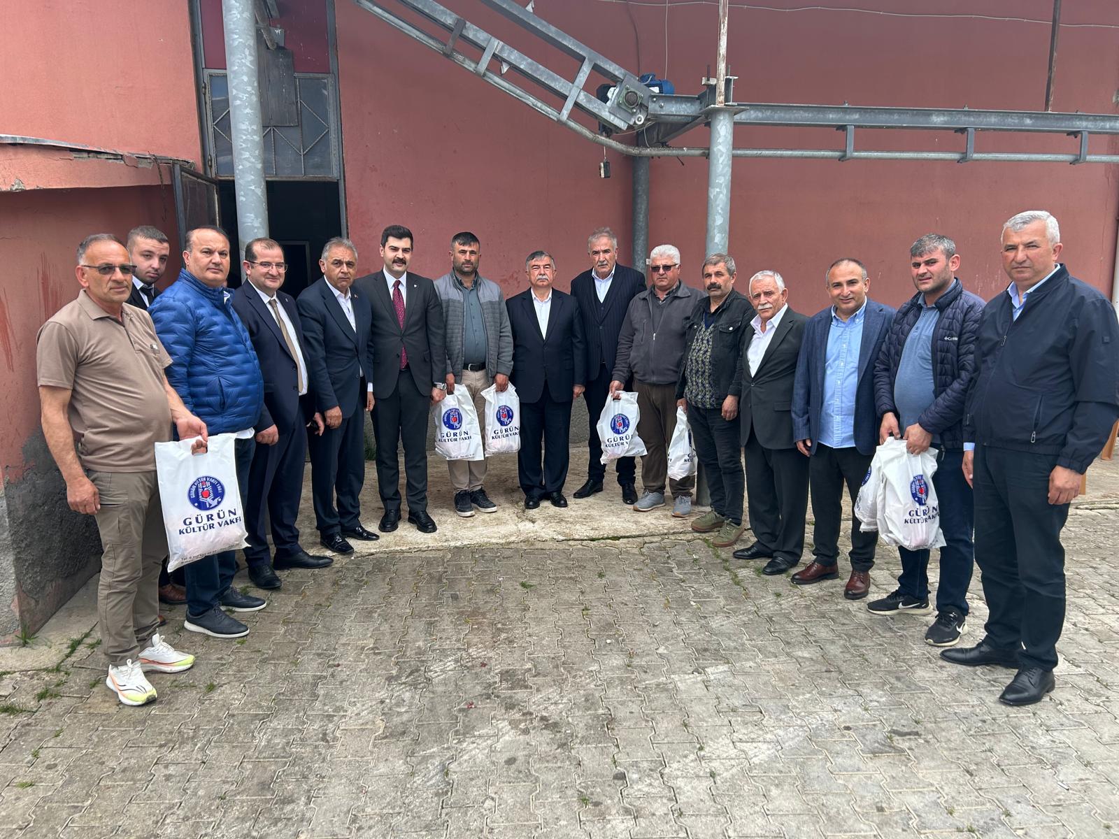 KURBAN BEREKETİNİ 1100 AİLE İLE PAYLAŞTIK....