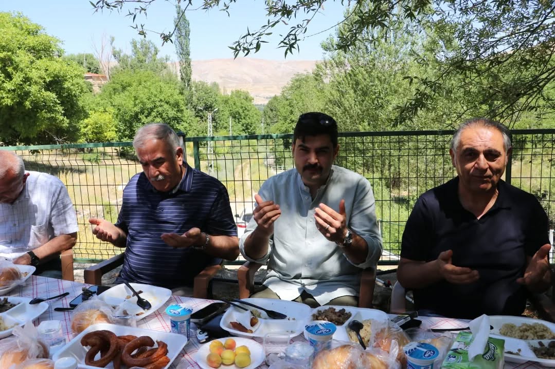 VAKIF BAŞKANIMIZ SN.SELAMİ KOCA YUSUF DEDE MESİRE ALANI'NDA DÜZENLENEN PROGRAMA KATILDI