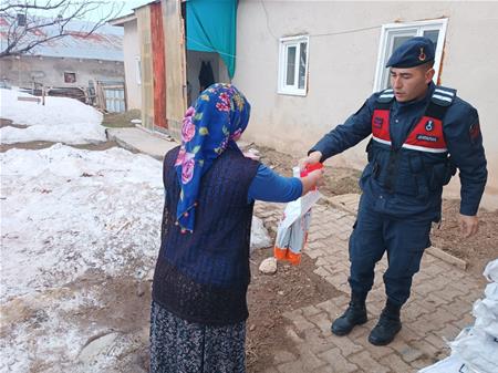 GÜRÜN DE 400 AİLEYE RAMAZAN KUMANYASI DAĞITILDI…