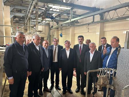 KURBAN BEREKETİNİ 1100 AİLE İLE PAYLAŞTIK....