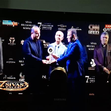 EĞİTİME DOKUNAN EMEKLERİMİZ ÖDÜLLE TAÇLANDI!