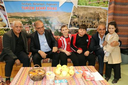 17. SİVAS TANITIM GÜNLERİ ATATÜRK HAVALİMANI MİLLET BAHÇESİNDE BAŞLADI
