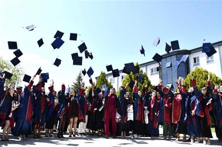 BAŞKANIMIZ SN.SELAMİ KOCA GÜRÜN MESLEK YÜKSEK OKULU’NUN MEZUNİYET TÖRENİNE KATILDI…