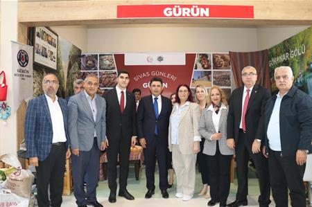 GURBETLE SILAYI BULUŞTURAN COŞKU: 16. İSTANBUL SİVAS TANITIM GÜNLERİ  SONA ERDİ!