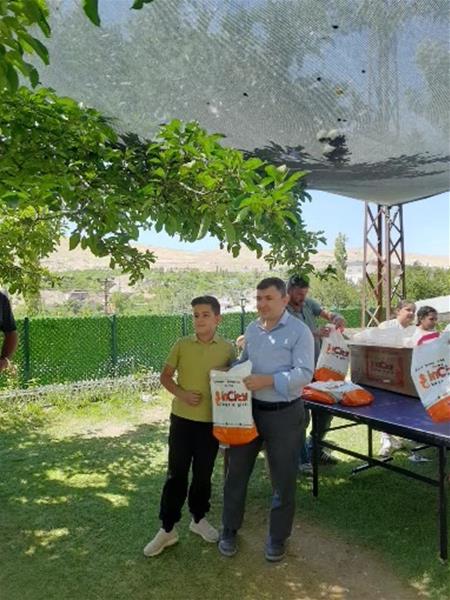 VAKIF  BAŞKAMIZ SAYIN SELAMİ KOCA GÜRÜN HAYRANİBABA CAMİİN DE YAZ KURAN KURSU ÖĞRENCİLERİNİN HEYACANINA ORTAK OLDU.