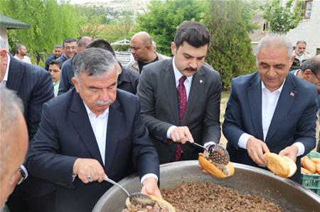 GÜRÜNLÜ'LER GELENEKSEL BAYRAMLAŞMA PROĞRAMINDA BİR ARAYA GELDİ...