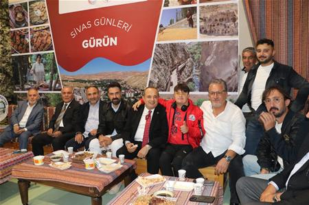 GURBETLE SILAYI BULUŞTURAN COŞKU: 16. İSTANBUL SİVAS TANITIM GÜNLERİ  SONA ERDİ!