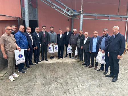 KURBAN BEREKETİNİ 1100 AİLE İLE PAYLAŞTIK....