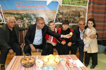 17. SİVAS TANITIM GÜNLERİ ATATÜRK HAVALİMANI MİLLET BAHÇESİNDE BAŞLADI