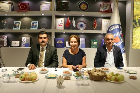 GÜRÜN KAYMAKAMI VE BELEDİYE BAŞKANI NI VAKFIMIZ DA AĞIRLAMAKTAN ONUR DUYDUK