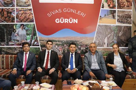GURBETLE SILAYI BULUŞTURAN COŞKU: 16. İSTANBUL SİVAS TANITIM GÜNLERİ  SONA ERDİ!