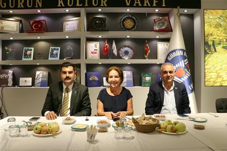 GÜRÜN KAYMAKAMI VE BELEDİYE BAŞKANI NI VAKFIMIZ DA AĞIRLAMAKTAN ONUR DUYDUK