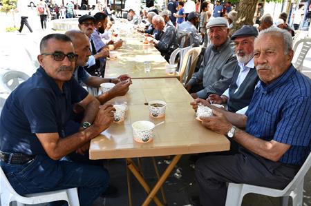 VAKIF BAŞKANIMIZ SN. SELAMİ KOCA GÜRÜN BELEDİYESİ’NİN DÜZENLEDİĞİ  AŞURE PROĞRAMINA KATILDI.