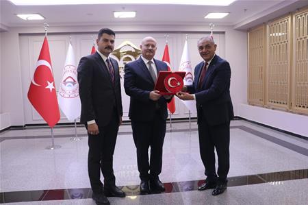 ADIYAMAN VALİSİ SN. ABDULLAH KÜÇÜK’E HAYIRLI OLSUN ZİYARETİ