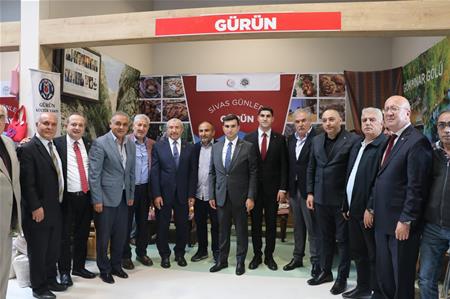 GURBETLE SILAYI BULUŞTURAN COŞKU: 16. İSTANBUL SİVAS TANITIM GÜNLERİ  SONA ERDİ!