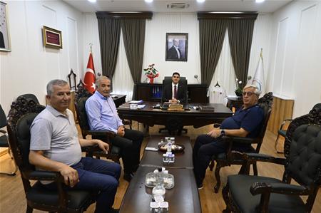 VAKIF BAŞKANIMIZ SN. SELAMİ KOCA  KAYMAKAMIMIZA HAYIRLI OLSUN ZİYARETİNDE BULUNDU…