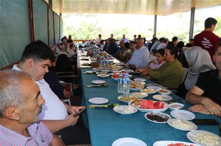 GÜRÜN DE  BAŞARILI ÖĞRENCİLERLE BİR ARAYA GELDİK.